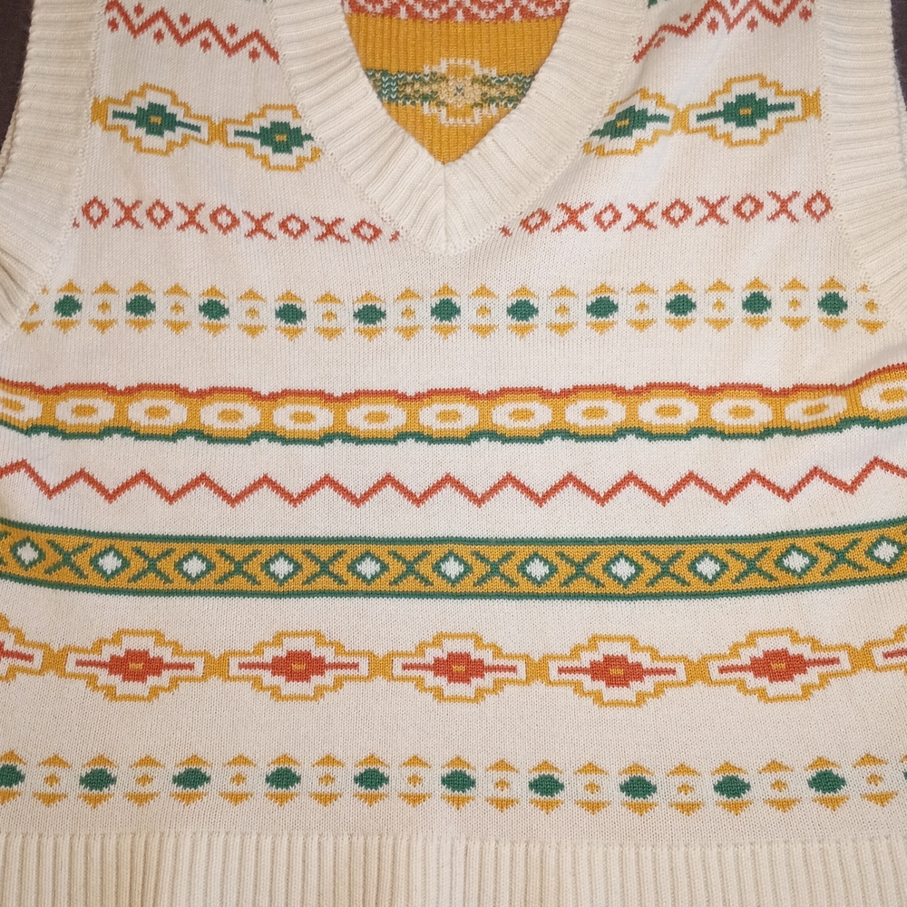 Men's Med. V-Neck Sweater Vest - Cream w/Multicolor Pattern Like NEW